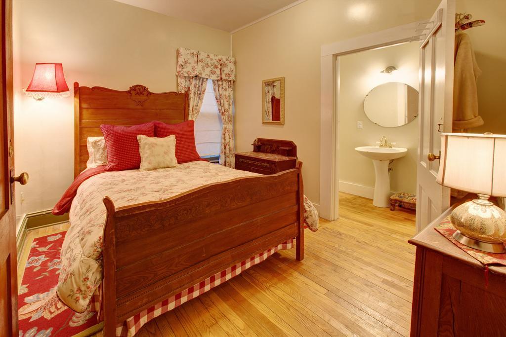 Margaretville Mountain Inn B&B Екстериор снимка
